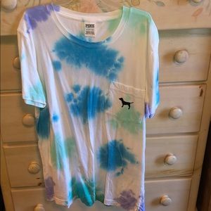 VSPink women’s t-shirt